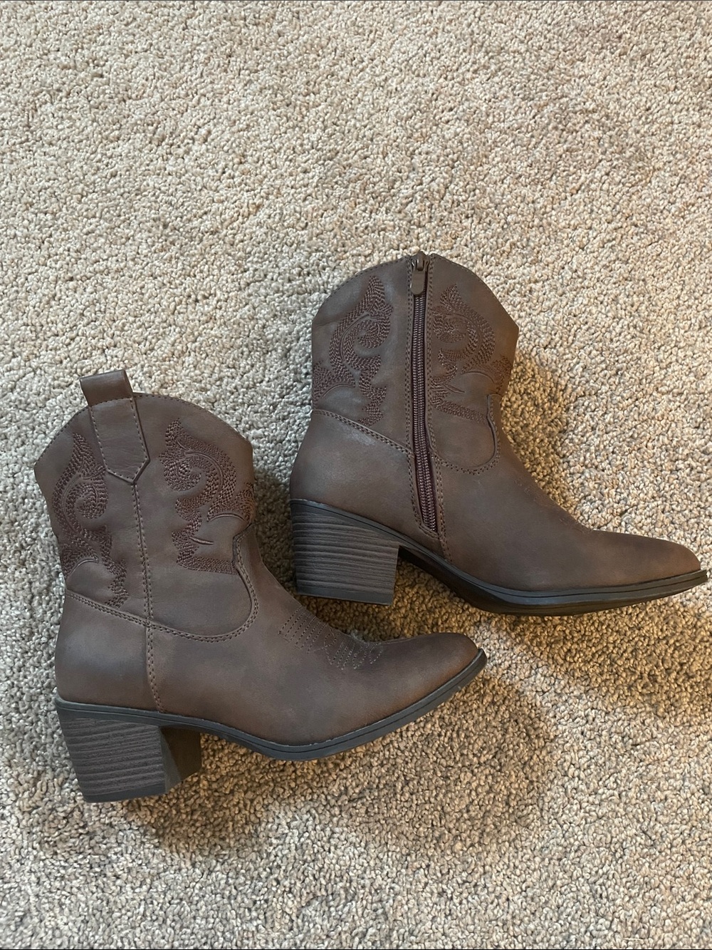 Women’s Brown Western Ankle Boots - Picture 3 of 8